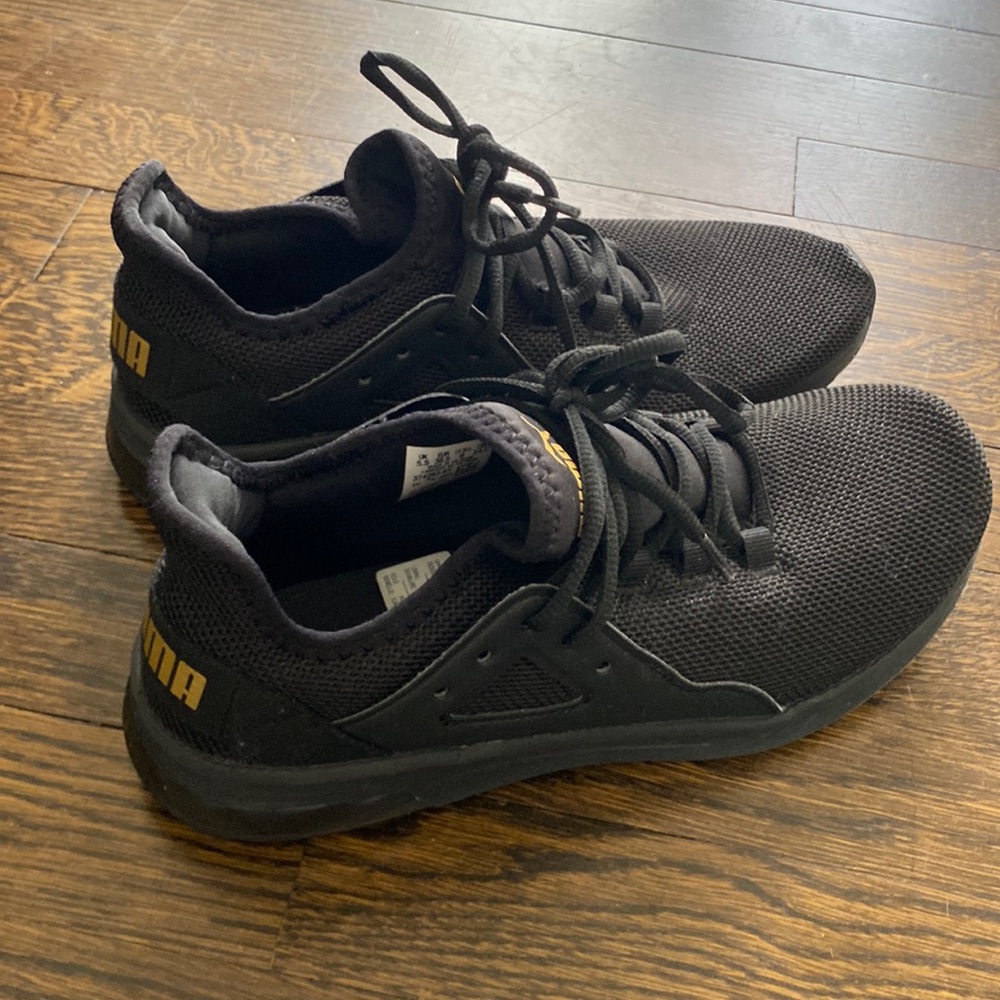 Puma black soft foam optimal comfort sneaker